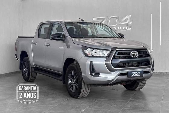 TOYOTA HILUX 2.8 D-4D TURBO DIESEL CD SR 4X4 AUTOMÁTICO